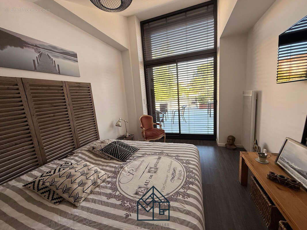 Appartement spacieux avec immense terrasse, centre ville, au calme - photo 5