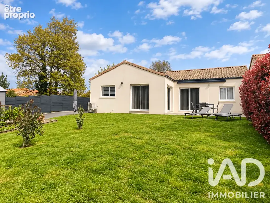 Photo 1 - Maison à POIROUX