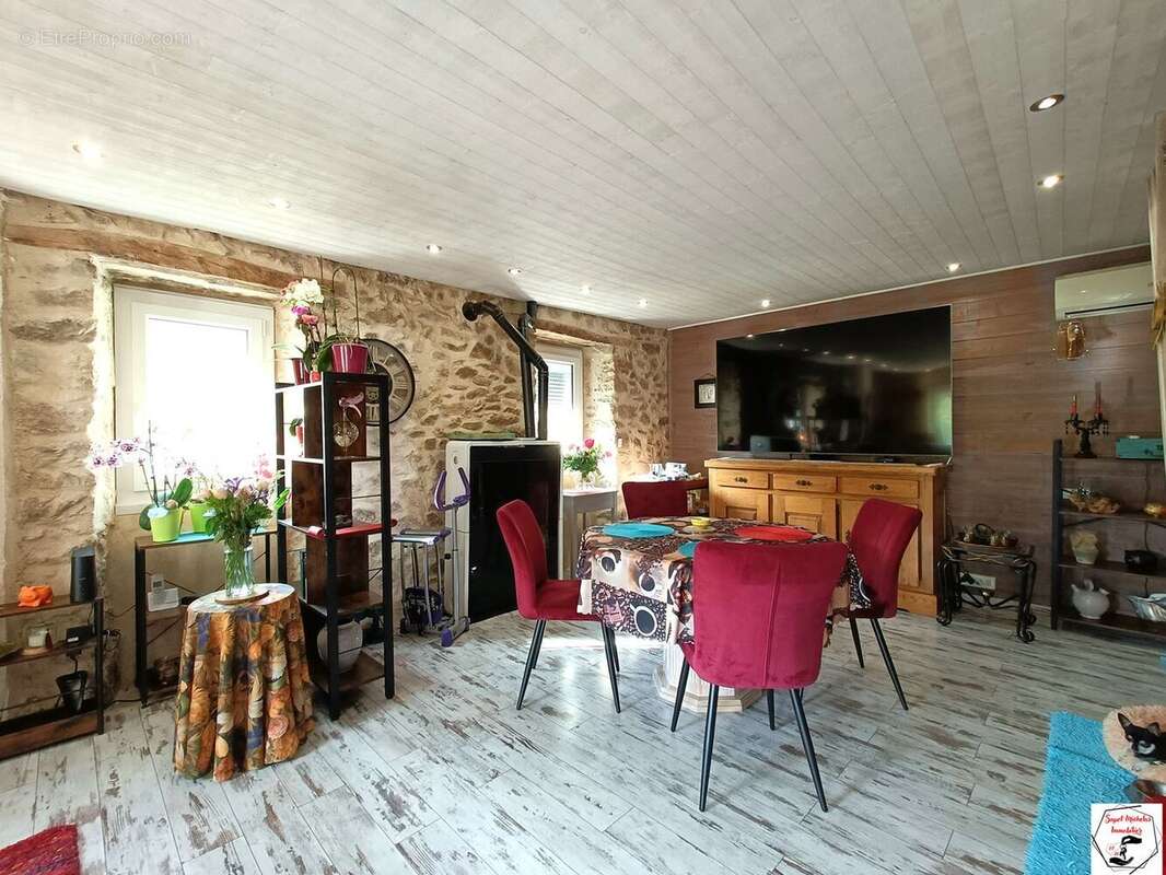 Maison à COLOMBIER-LE-VIEUX