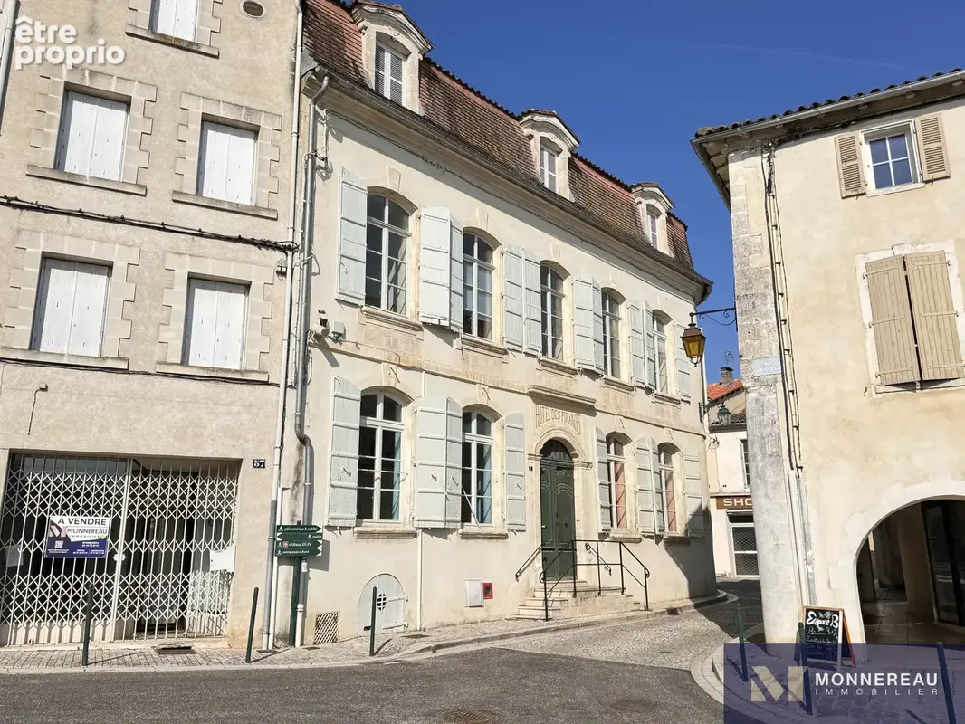 Appartement à BARBEZIEUX-SAINT-HILAIRE