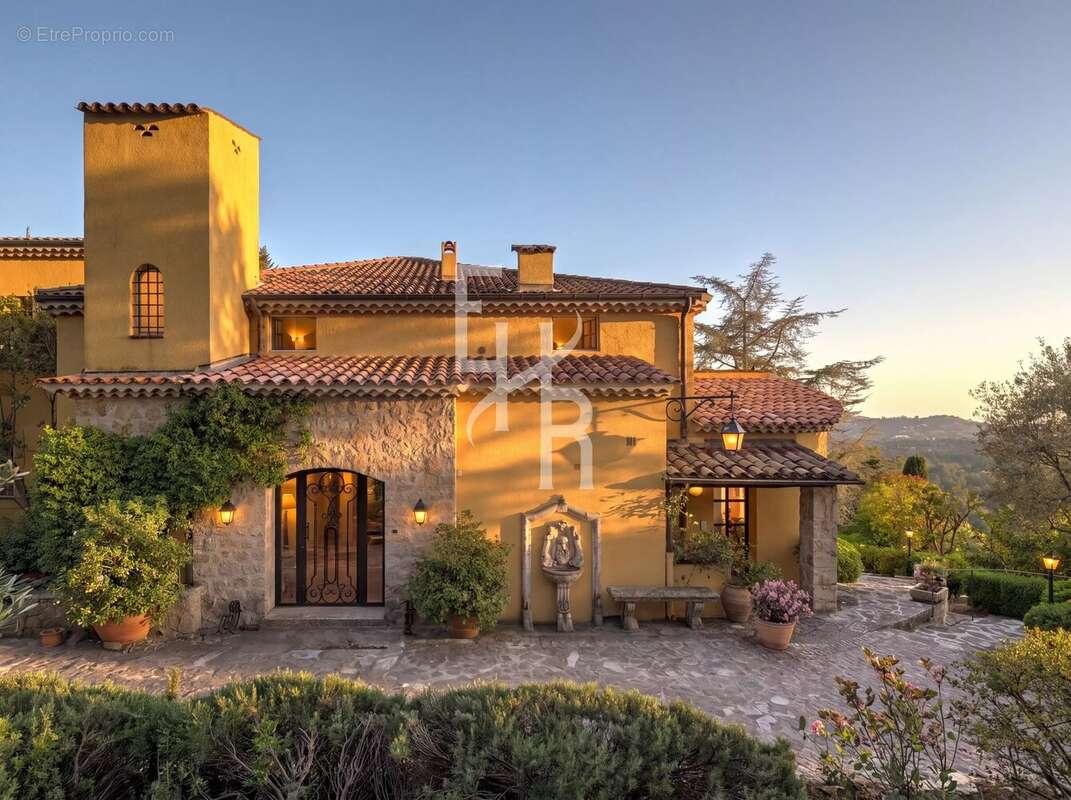 Maison à MOUGINS