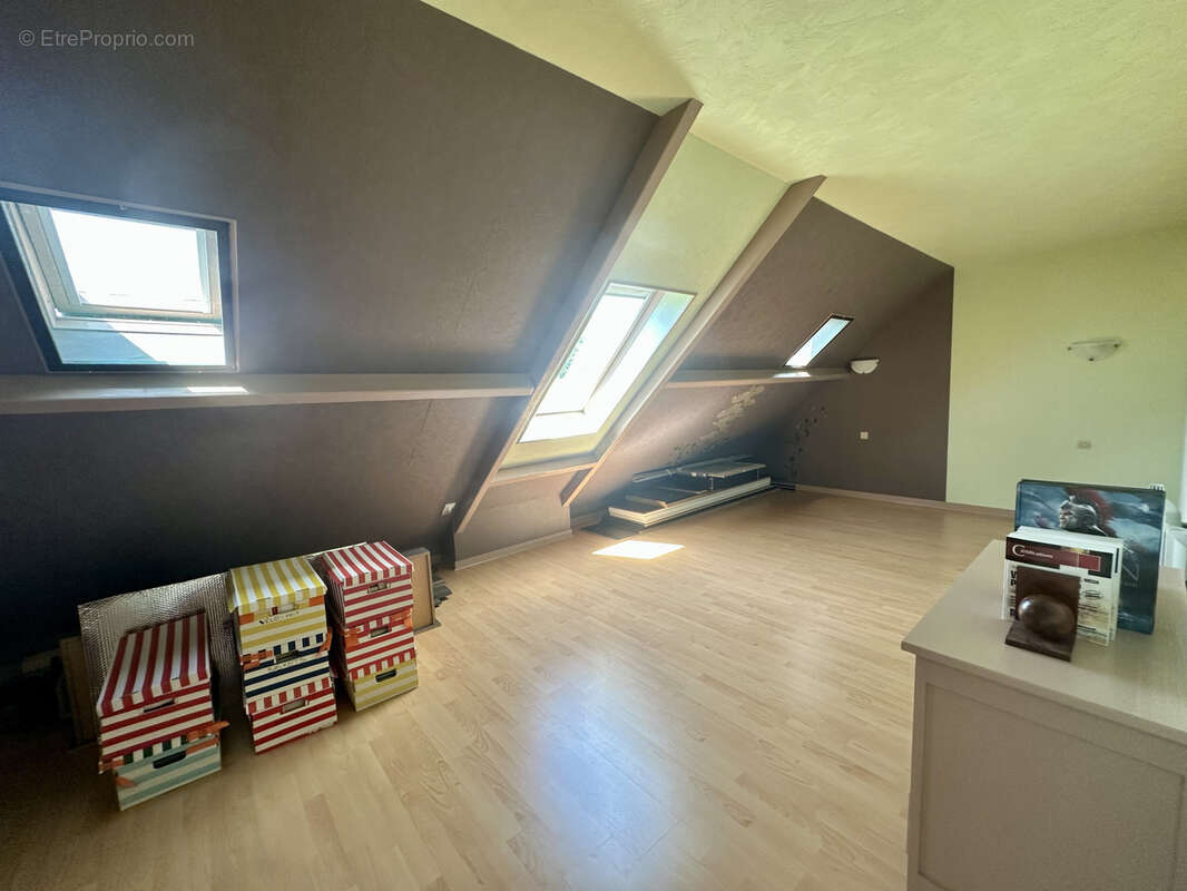 Belle maison familiale de 185 m2   Un véritable havre de paix en bord de rivière - photo 15