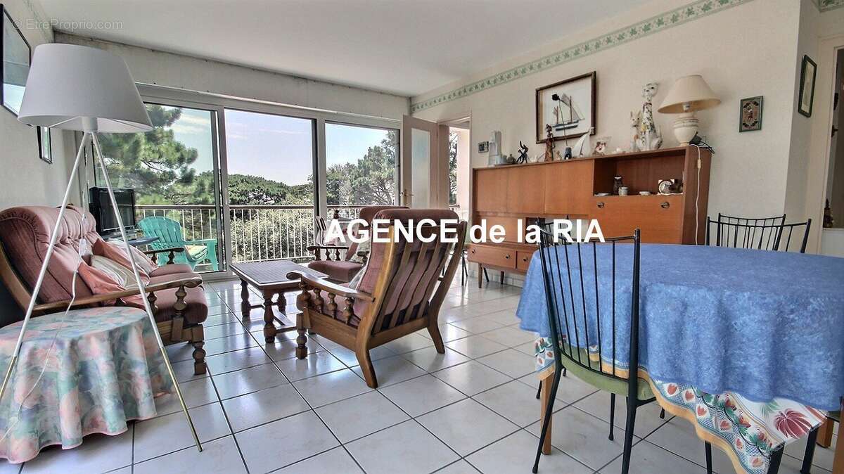 APPARTEMENT T3 - dernier étage - A deux pas du port - photo 2