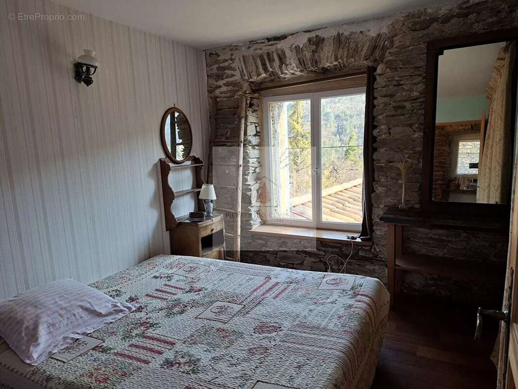 Maison à SAINTE-CECILE-D'ANDORGE