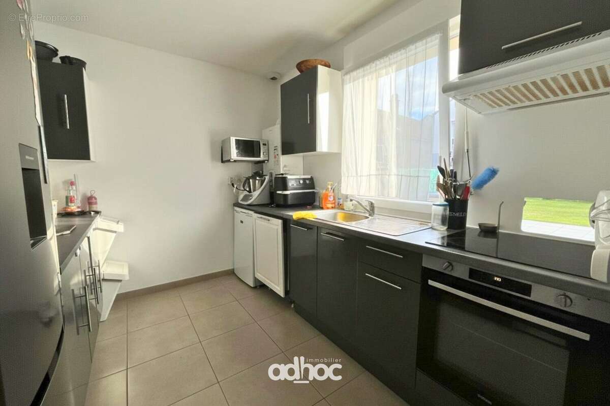 Maison 86 m² à Saint-Jean-De-La-Ruelle  - photo 3