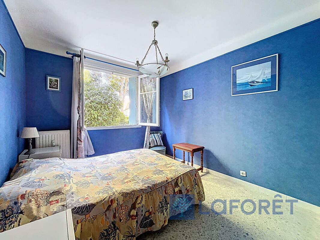 Appartement à SIX-FOURS-LES-PLAGES