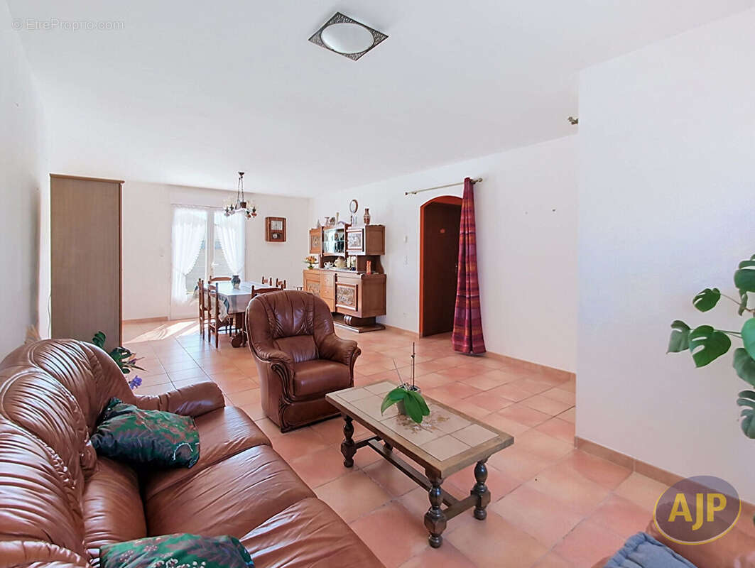 Plain-pied familial avec terrain de 955 m² ? Tout à pied & Impasse - photo 2