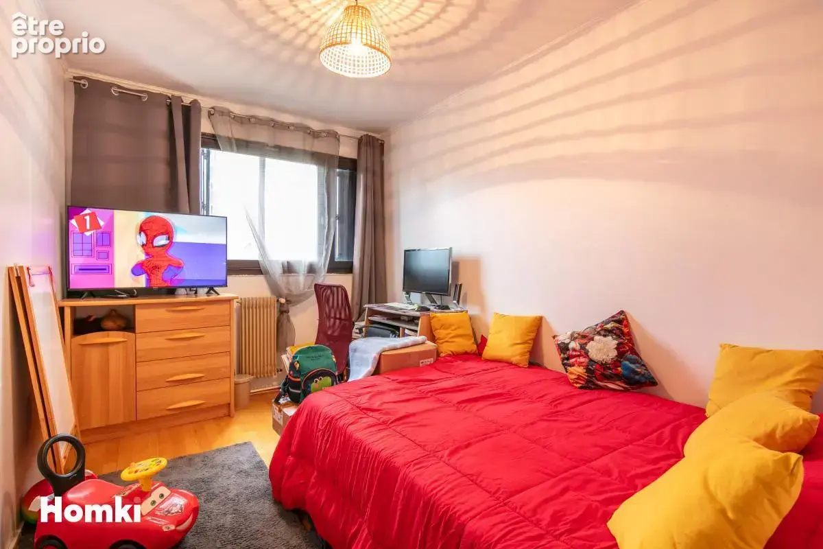 T4 lumineux avec 3 chambres, loggia et ascenseur – Beau potentiel d’aménagement - photo 9