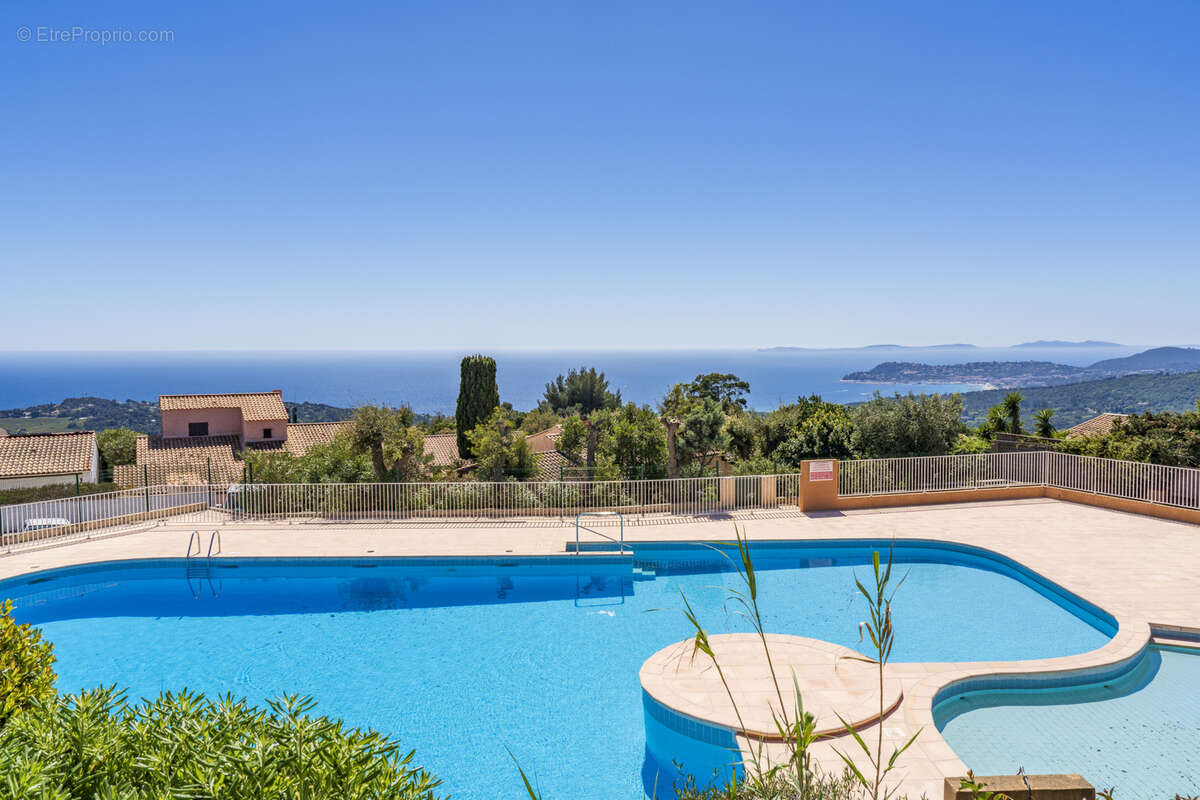 Appartement à LA CROIX-VALMER