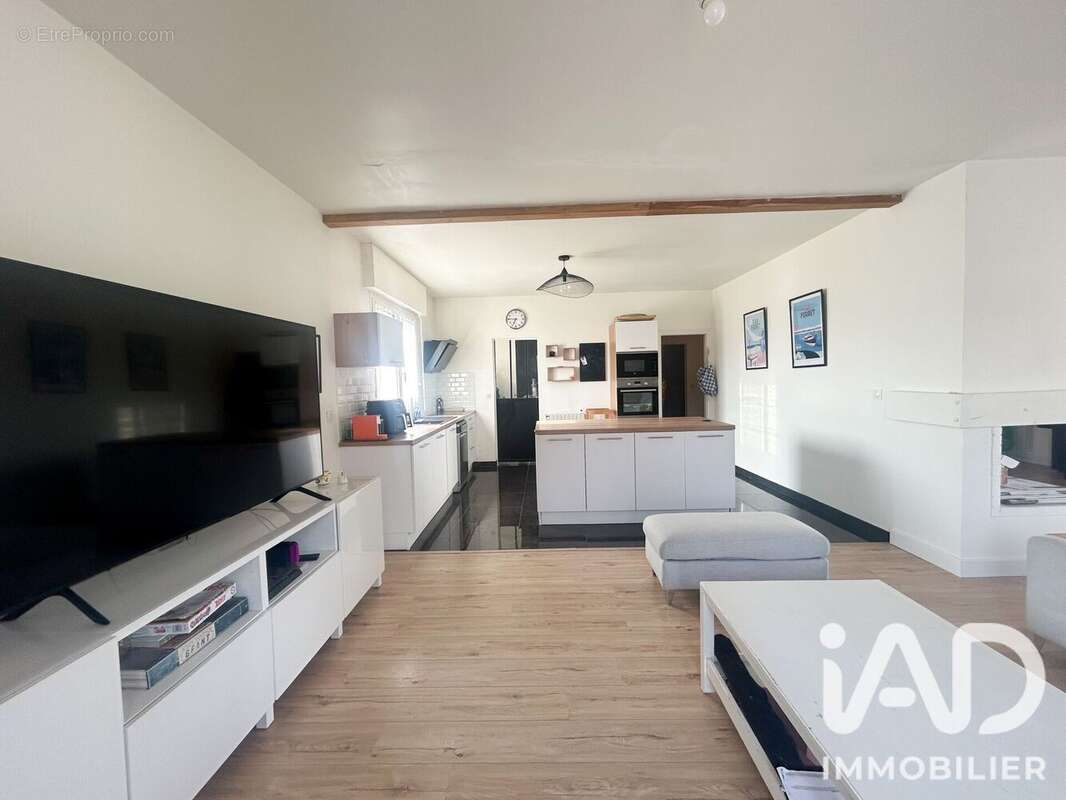 Maison 151 m² à Blanquefort  - photo 7