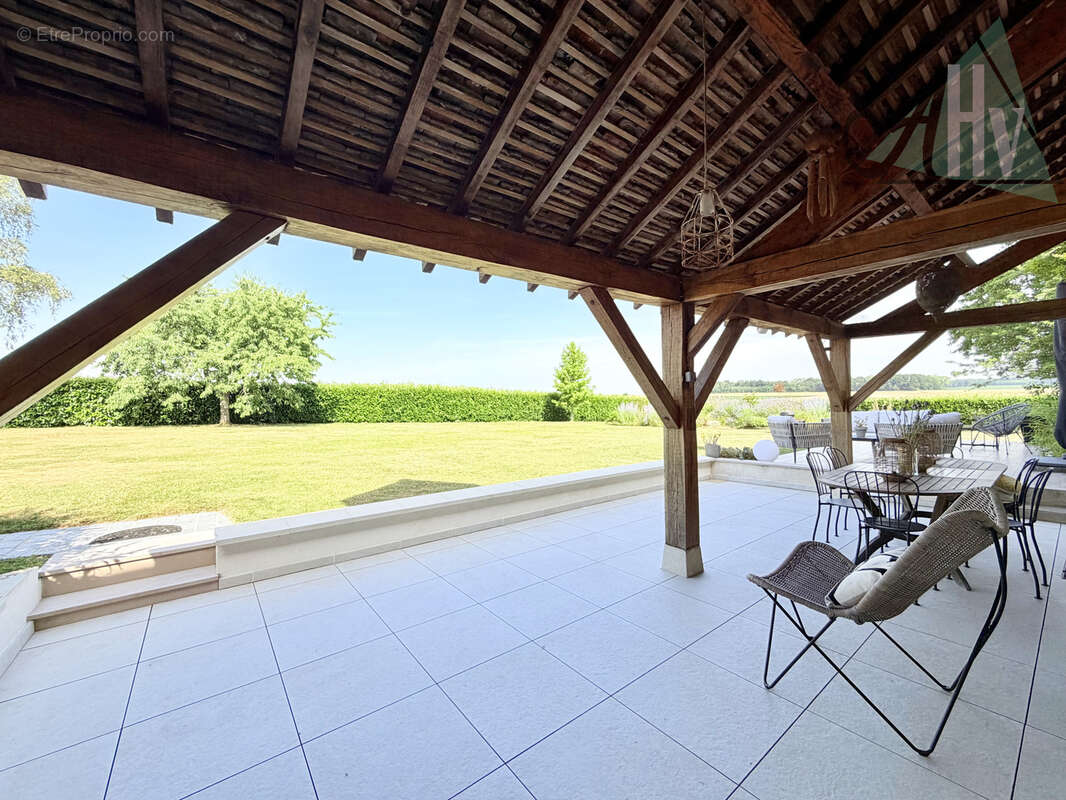 Magnifique briarde - 3 chambres - 150 m2 - photo 4
