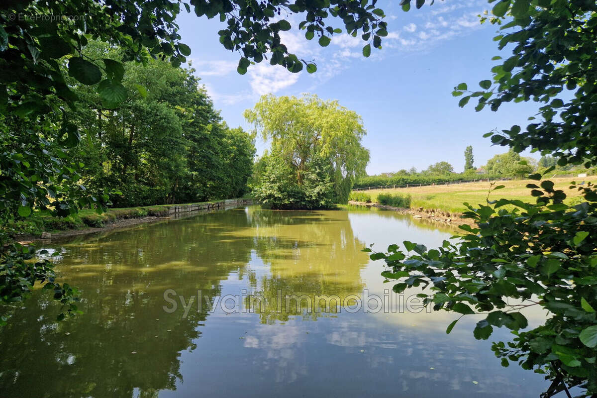 Maison 216 m² à Saint-Germer-De-Fly  - photo 2