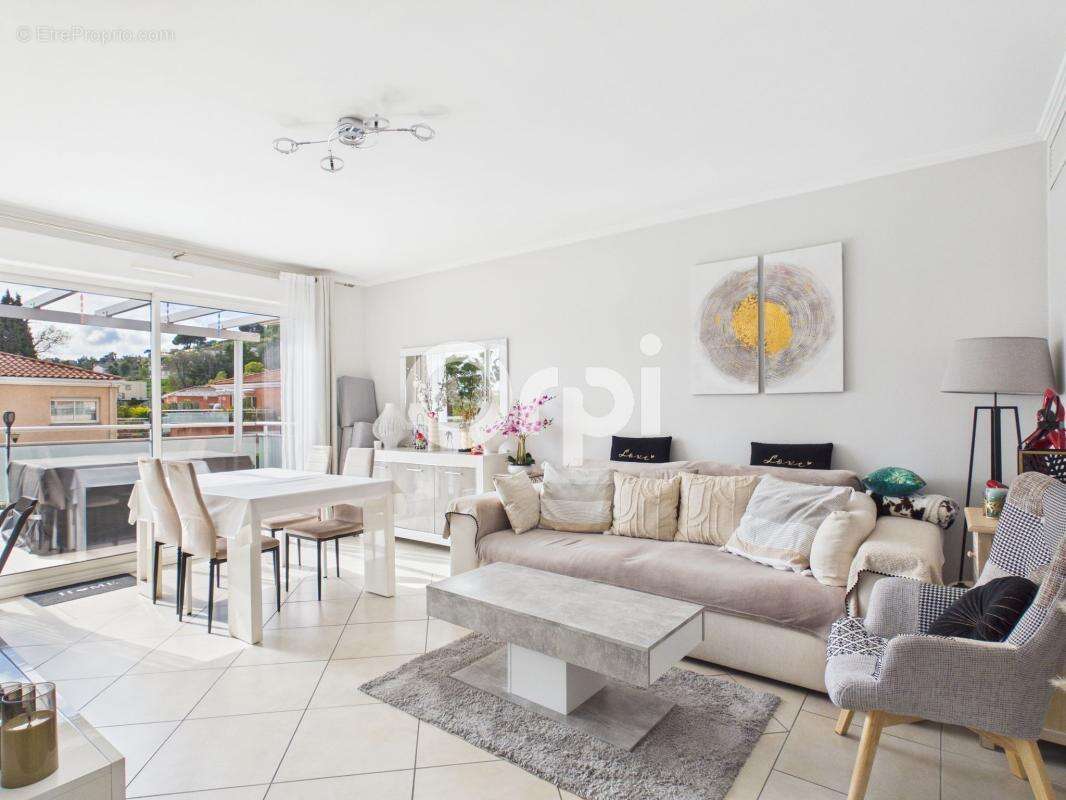 Appartement à MANDELIEU-LA-NAPOULE