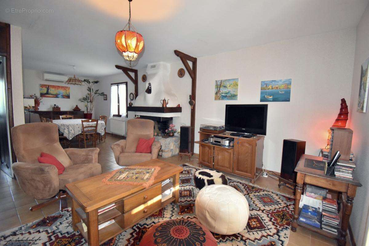 A vendre, Aiglun (04) – Maison individuelle 6 pièces, 5 chambres, jardin, terrasse et garage de 30 m² - photo 8