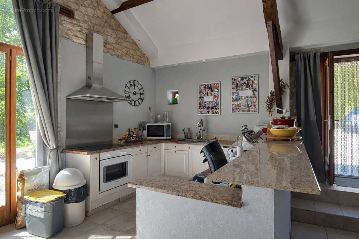 Maison à MONTAIGU-DE-QUERCY