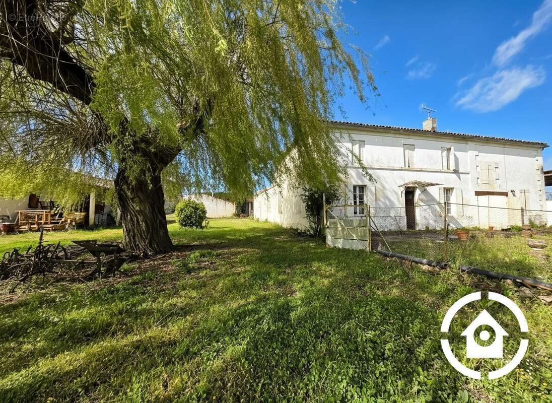 Maison 240 m² à Sainte-Lheurine  - photo 2