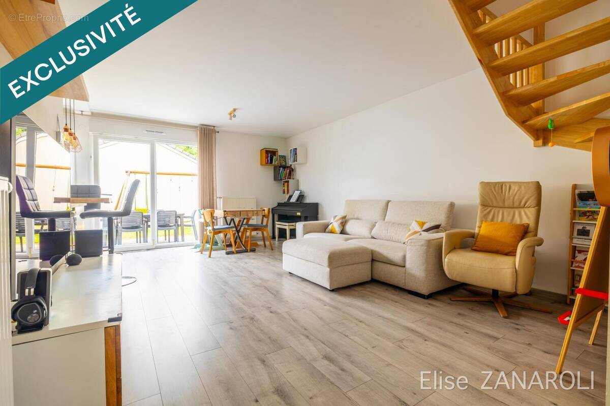Maison 97 m² à Roussy-Le-Village  - photo 1