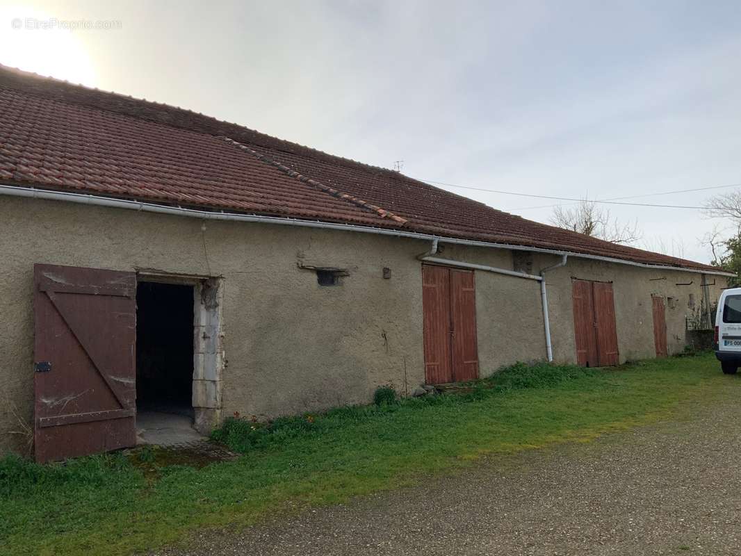 Maison à COUSSAY-LES-BOIS