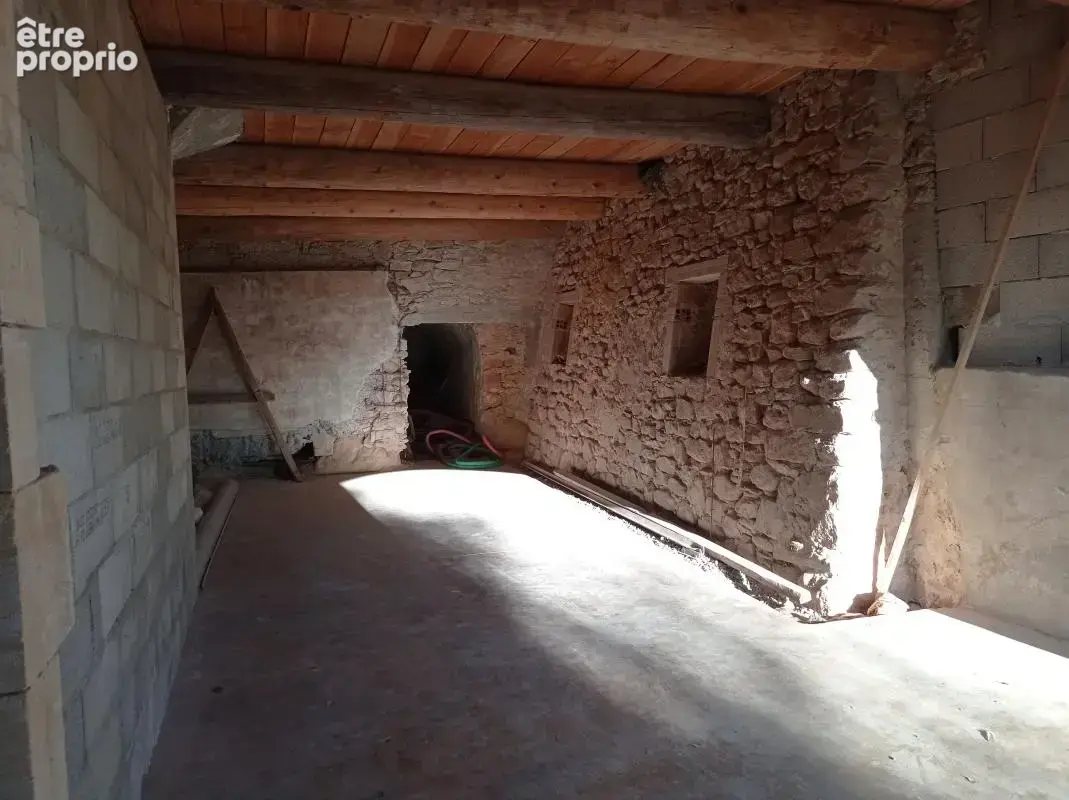 Charme de la Pierre à Sabran, grange à rénover - photo 3