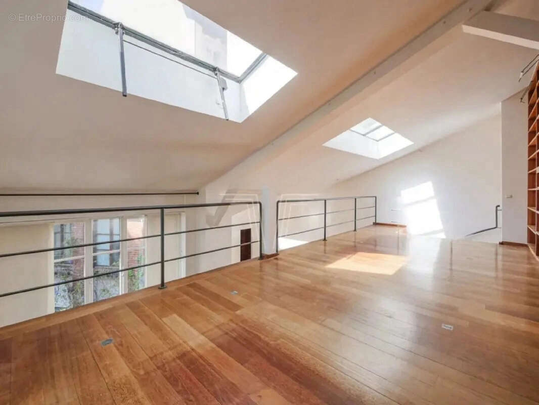 Appartement à PARIS-14E