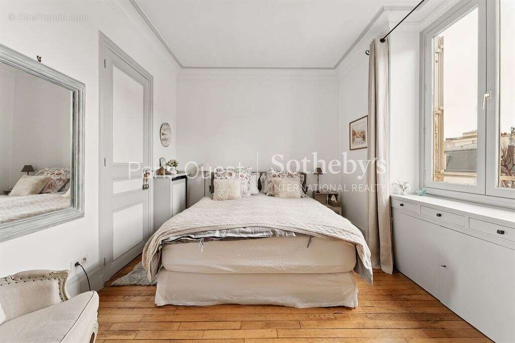 Appartement à NEUILLY-SUR-SEINE