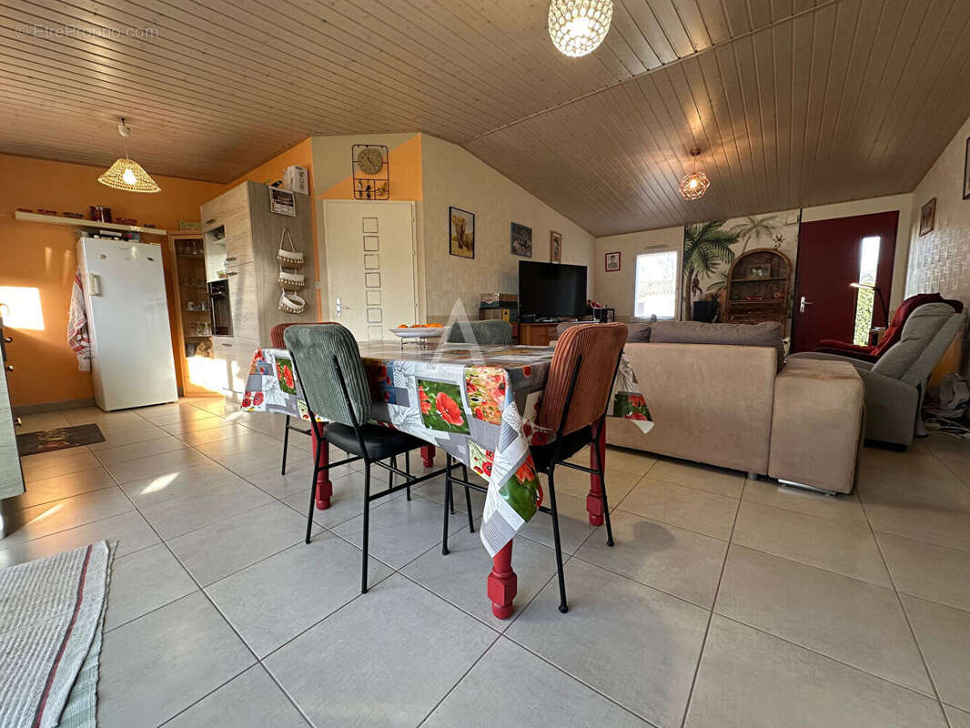 Maison à SAINT-REVEREND