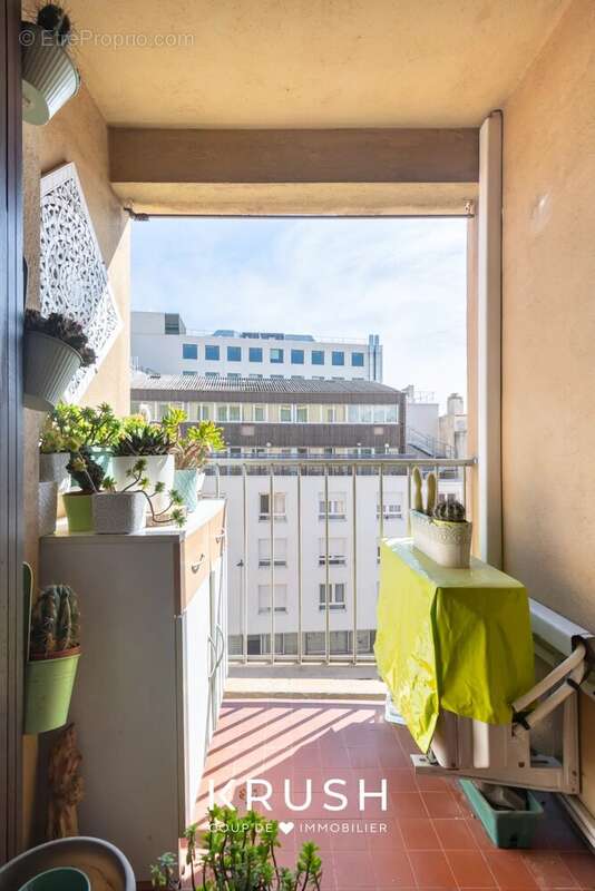 Appartement à MARSEILLE-2E