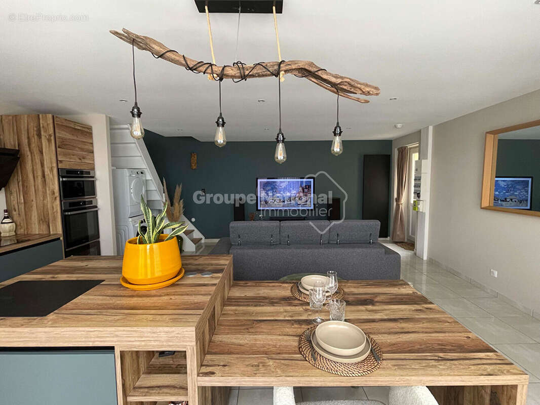 Maison à VILLENEUVE-LES-SABLONS