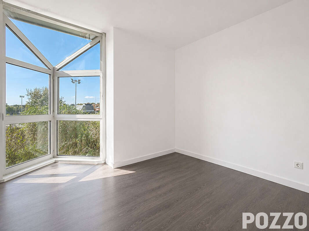 A VENDRE - Studio Vue mer à GRANVILLE (50400) - Idéal investissement locatif. - photo 2