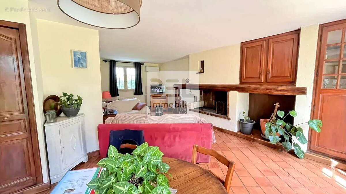 Maison à MORIERES-LES-AVIGNON