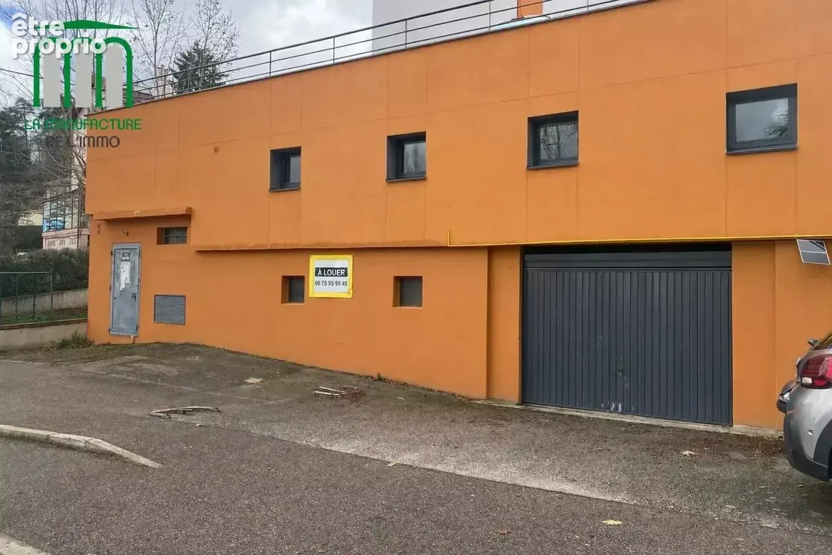 Parking à SAINT-ETIENNE