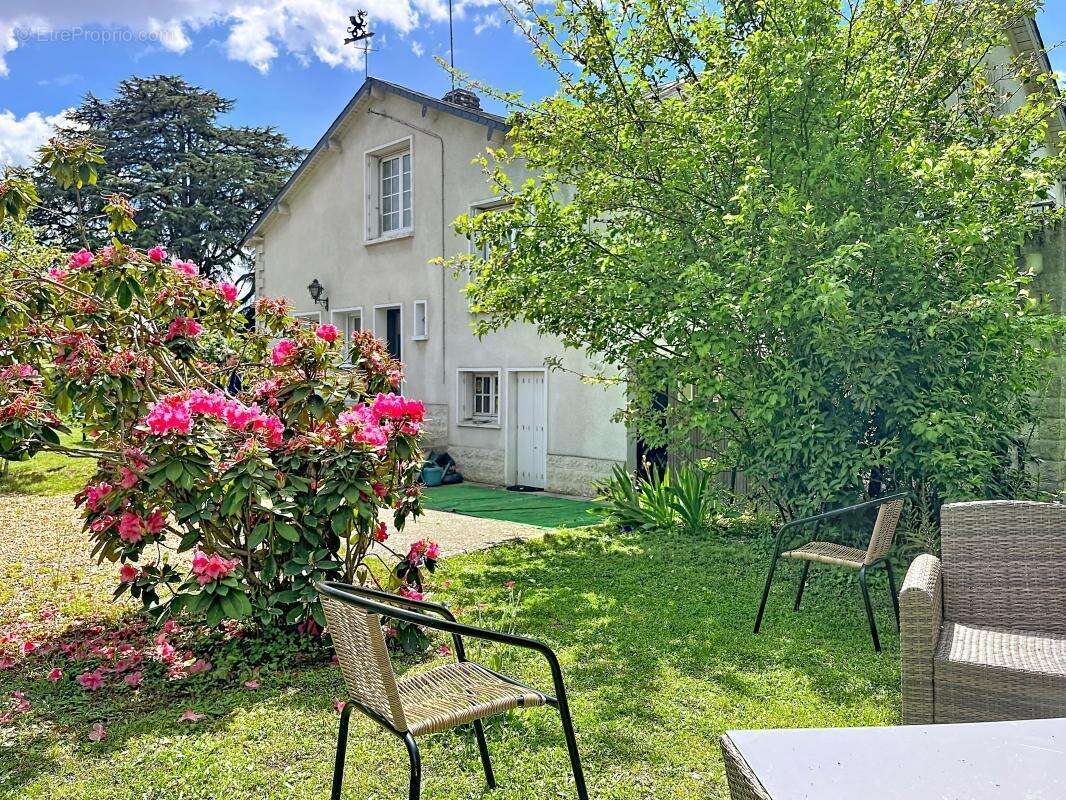 Maison à SAINT-CYR-SUR-LOIRE