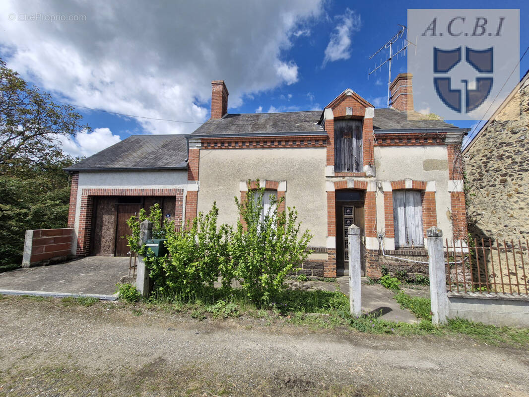 Maison à SARGE-SUR-BRAYE