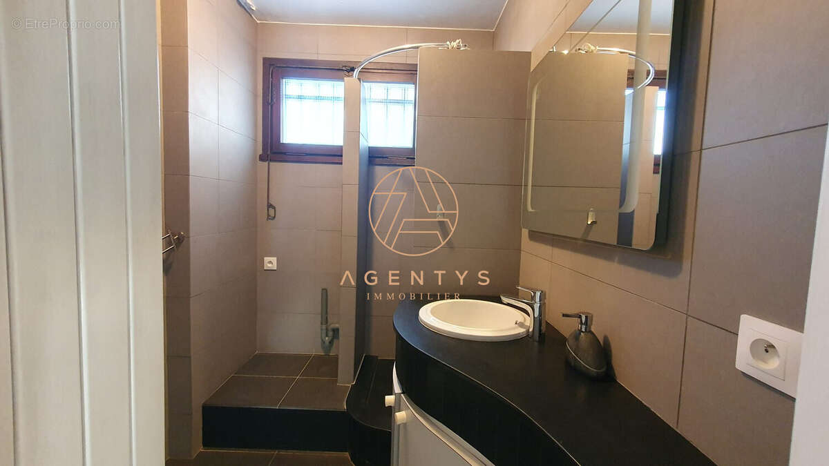 Appartement à LE PERREUX-SUR-MARNE