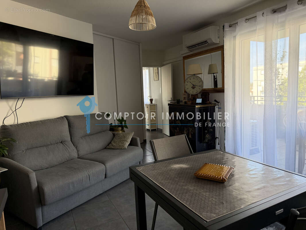 À vendre   Superbe appartement 3 pièces avec grande terrasse, parking couvert et prestations récentes - photo 3