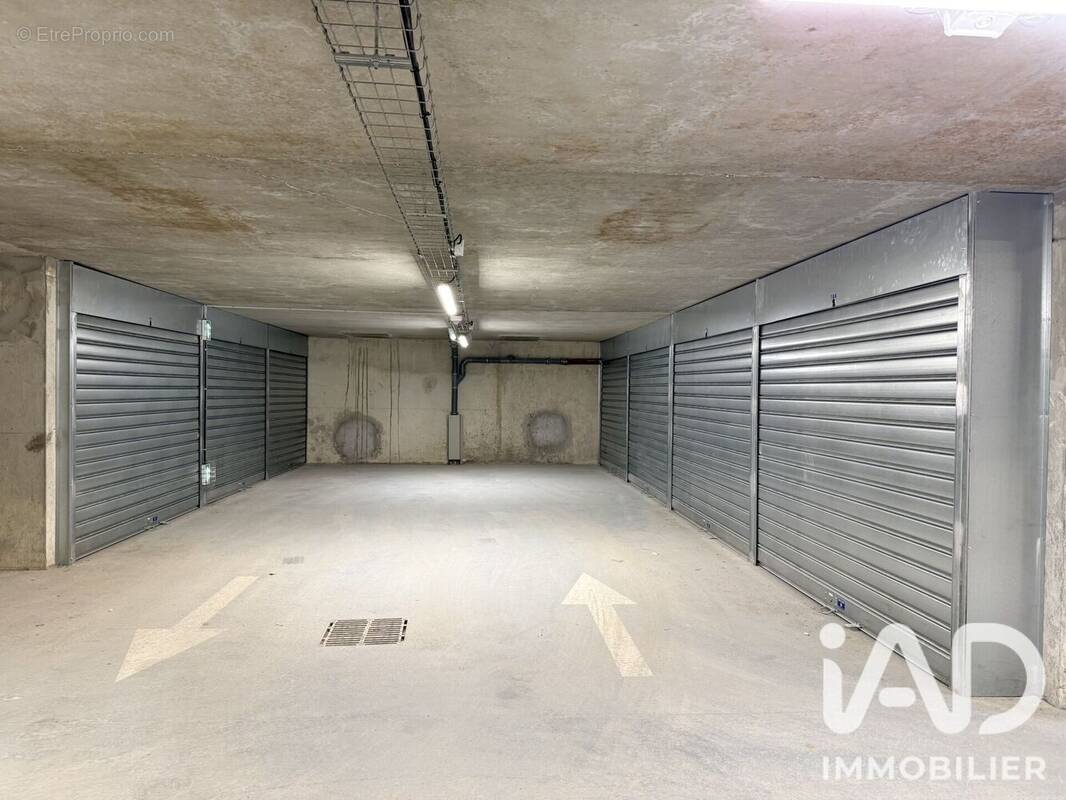 Photo 1 - Parking à PARIS-19E