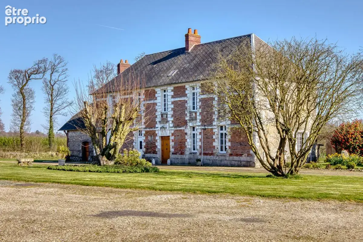 Manoir  du XVI ème , 218 m2 + grenier + cellier/  1480 m2 de dépendances sur 1,6ha - photo 7