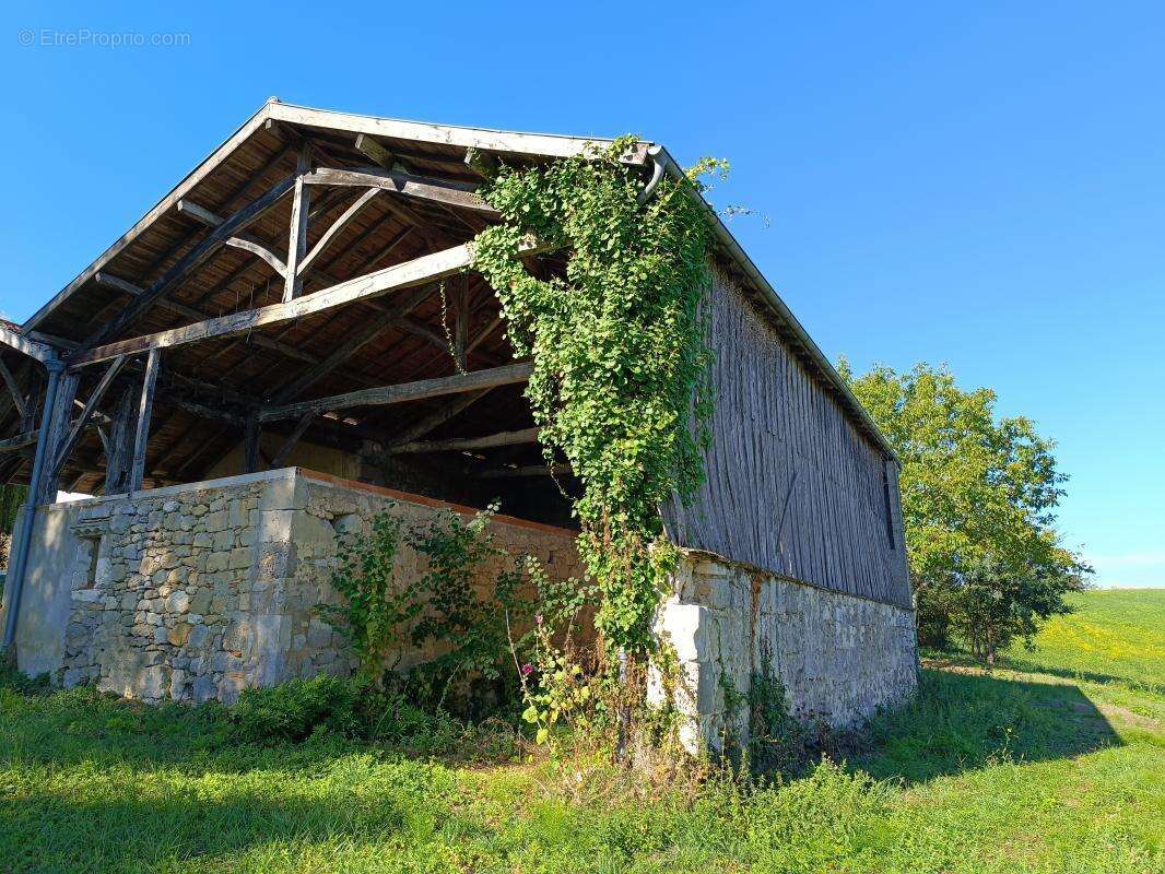 Maison à MONTAGNAC-SUR-AUVIGNON
