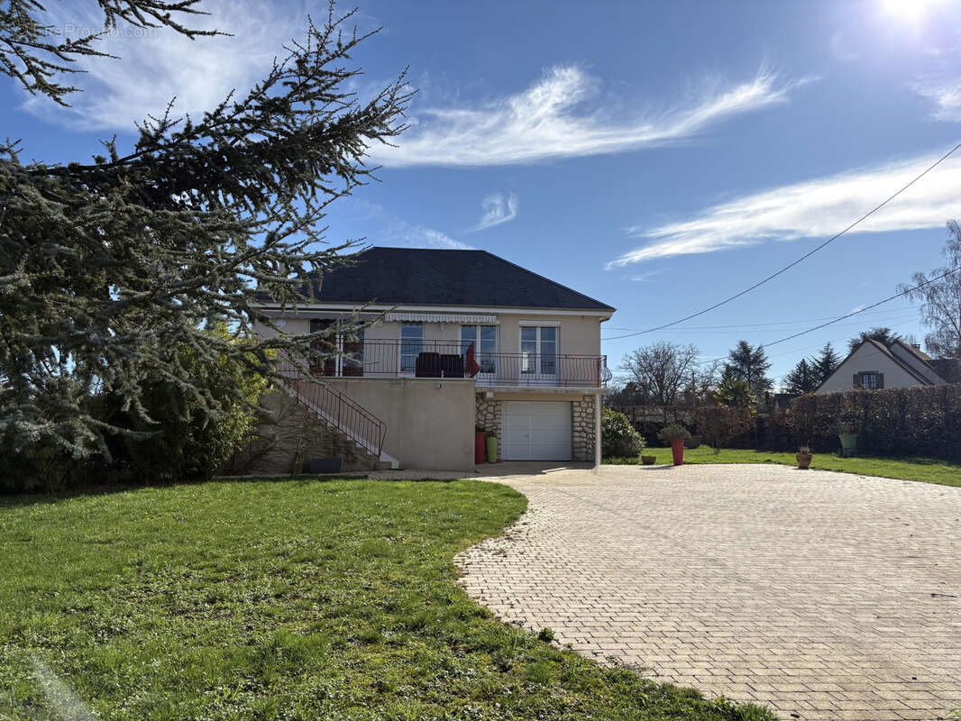 Maison à AZAY-SUR-CHER