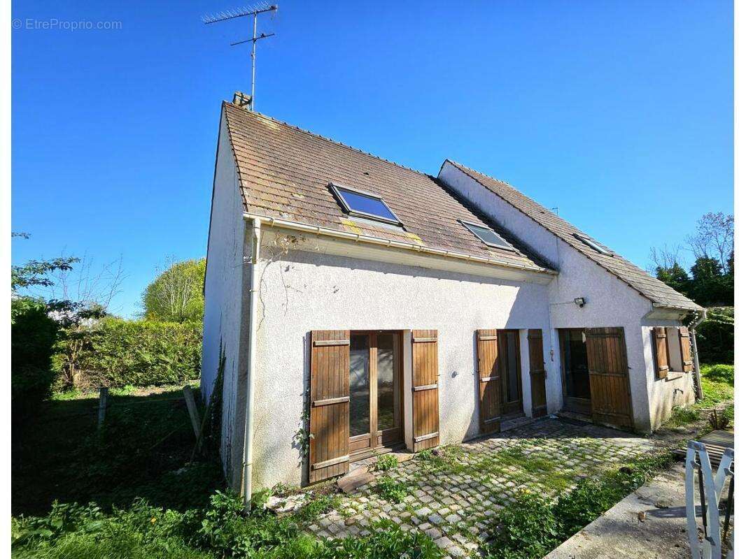 Maison à HOUDAN