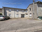 Appartement à MENIL-EN-XAINTOIS