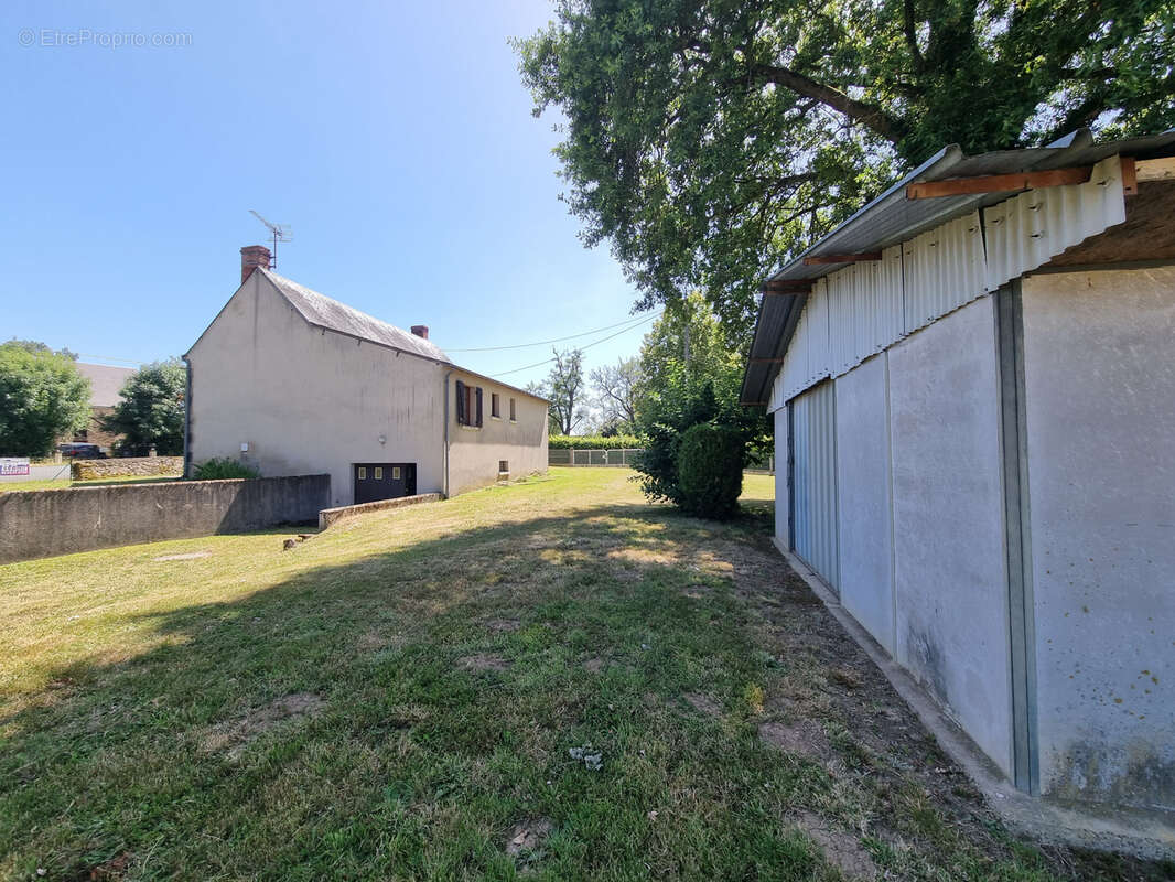 Maison de campagne sur 9 778 m2 de terrain ! - photo 21