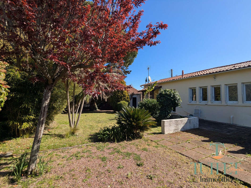 Maison à BOURCEFRANC-LE-CHAPUS