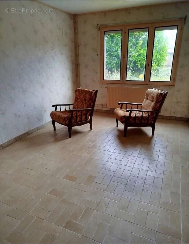 Maison à LES CROUTES