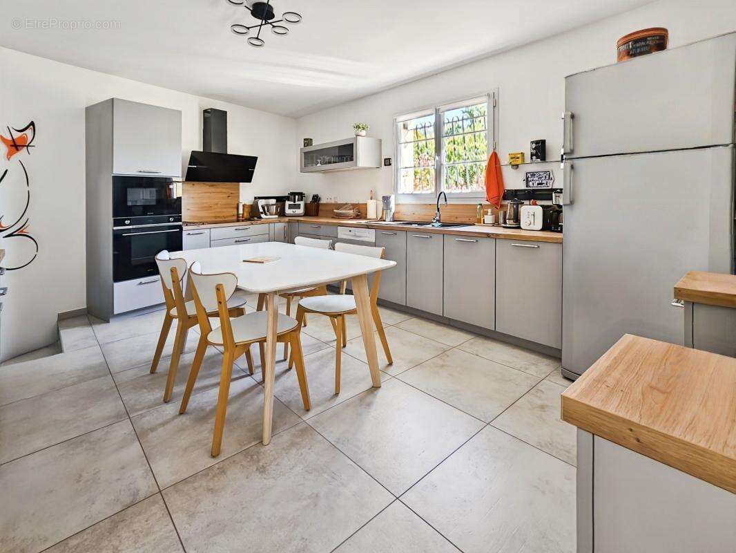 Maison à SAINTE-ANASTASIE