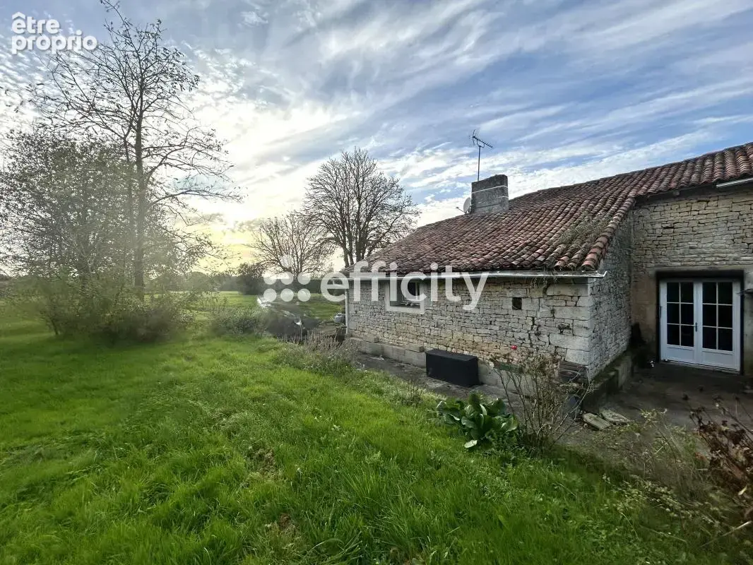 Maison 7 pièces 182 m² à vendre à Nanteuil-En-Vallee (16700) - photo 2