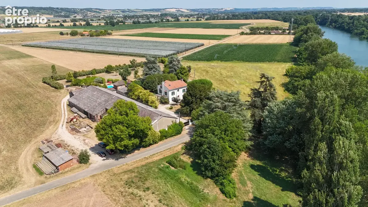 Maison à CORBARIEU
