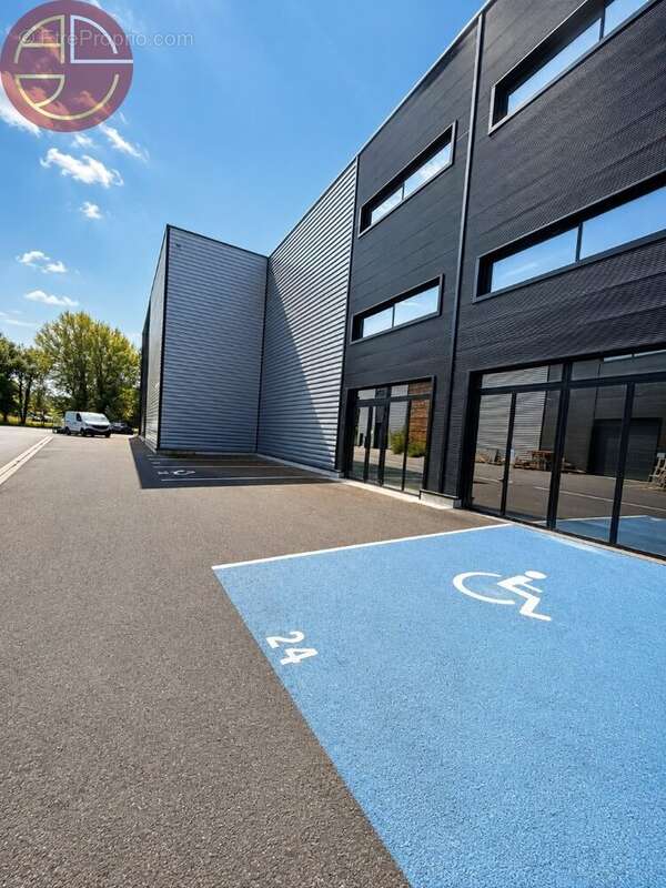 Commerce 886 m² à Bouloc  - photo 5
