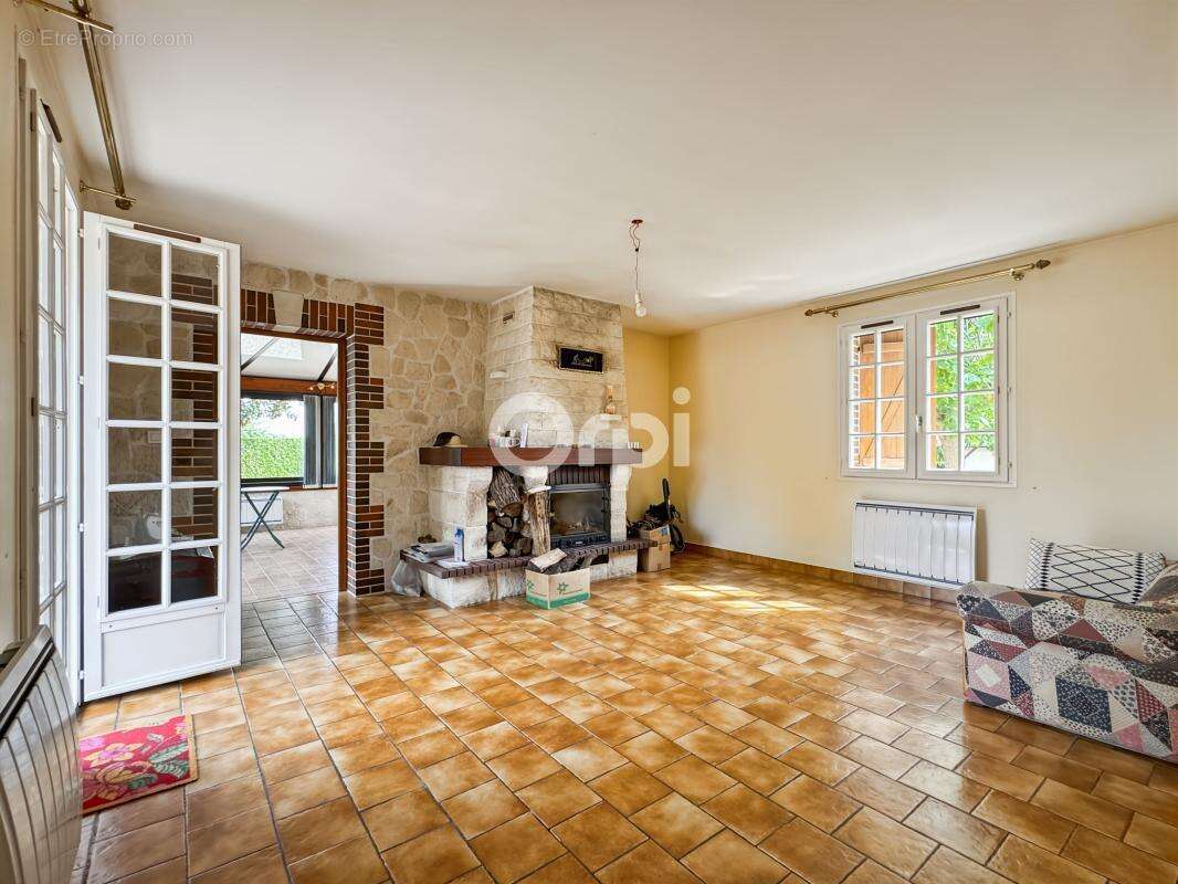 Maison sur sous-sol total avec double carport et garage - photo 7