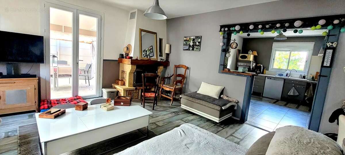 Maison à SAINT-MARTIN-LACAUSSADE